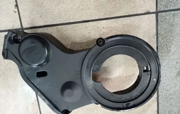 Audi A1 Timing belt guard (cover) 04L109147E