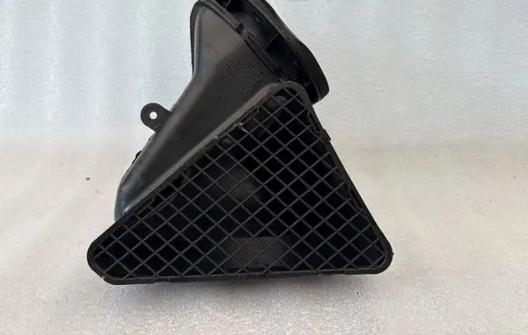 Audi Q7 4L Air intake duct part 7L0819049