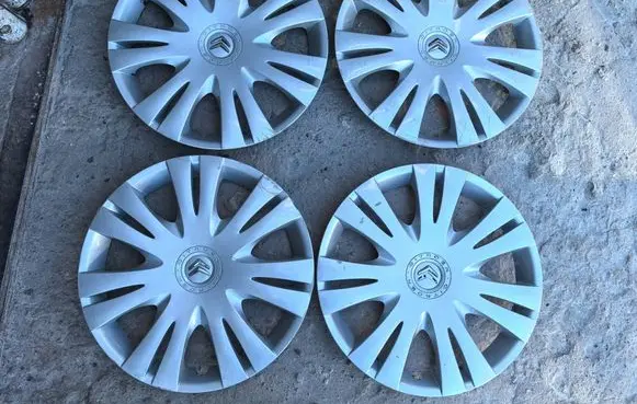 Citroen C4 I Picasso R16 wheel hub/cap/trim 9657838180