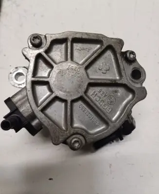 Peugeot 3008 II Vacuum pump 9804021880