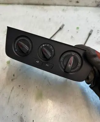 Seat Ibiza IV (6J,6P) Climate control unit 6J0820045A