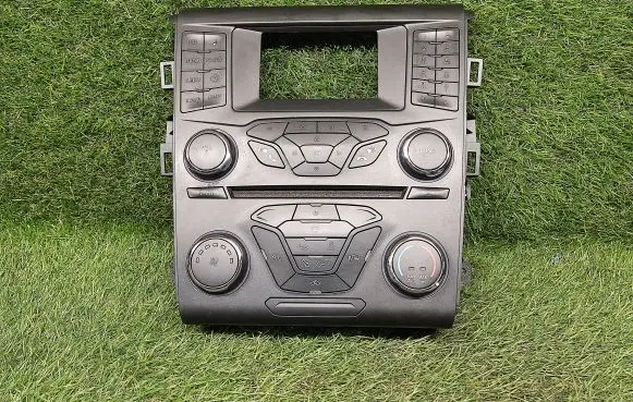 Ford Fusion II Head unit multimedia control FS7T18E243ED
