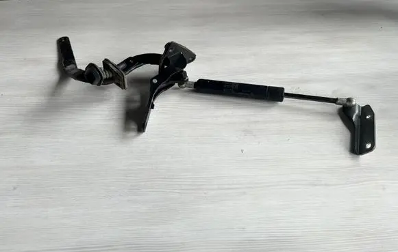 Volvo V70 Tailgate/trunk strut/damper 8643038