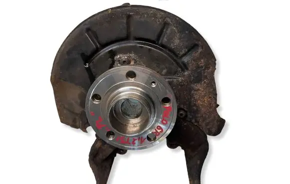 Volkswagen Polo V 6R Front wheel hub spindle knuckle 6767
