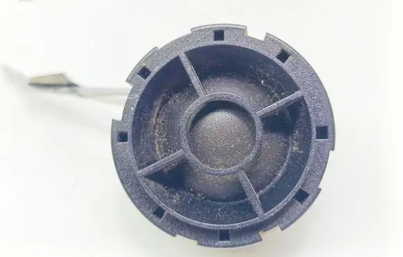 Front door high frequency speaker