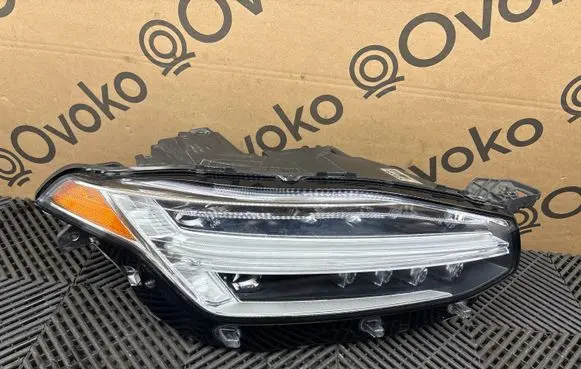 Volvo XC90 Headlight/headlamp 31468582