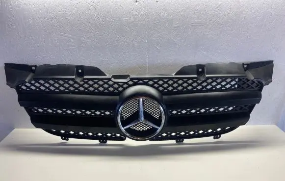 Front bumper upper radiator grill