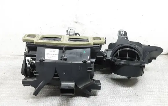 Chrysler 300 - 300C Interior heater climate box assembly P04596500AD