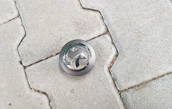 Opel Astra J Original wheel cap 13276167