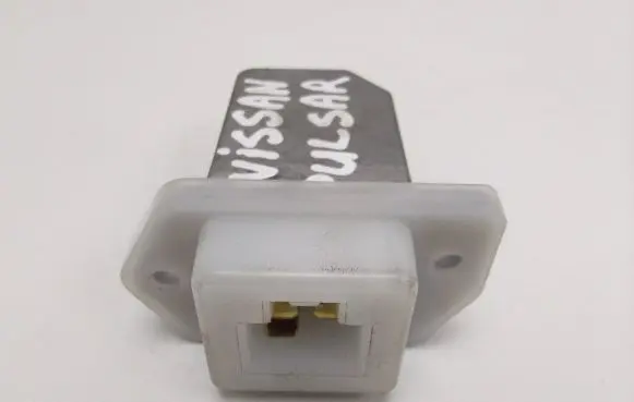 Nissan Pulsar Heater blower motor/fan resistor 4BA0A5L23