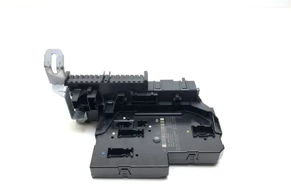 Mercedes-Benz E A207 Fuse module 5DK009620