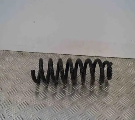 Mercedes-Benz C W205 Rear coil spring