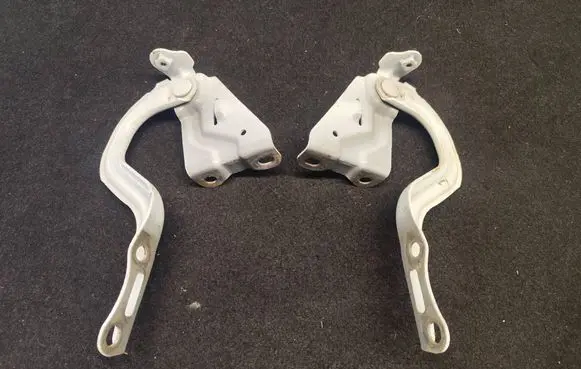 Toyota Yaris XP210 Engine bonnet/hood hinges YARISIVZAWIAS
