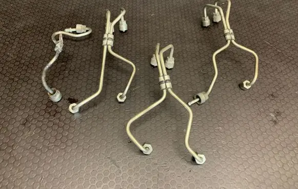 Volvo XC60 Fuel injector supply line/pipe 