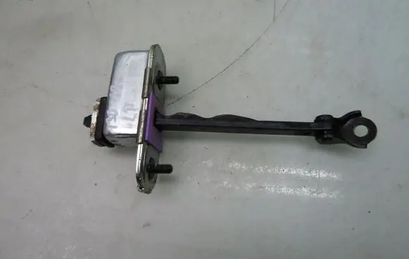 Hyundai i30 fastback Front door check strap stopper