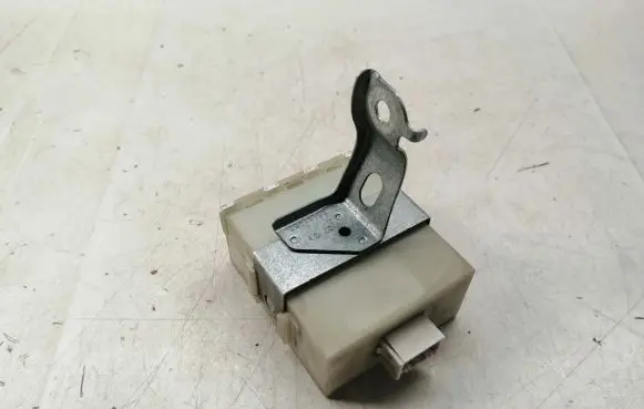 Toyota Avensis T250 Door central lock control unit/module 8974105070