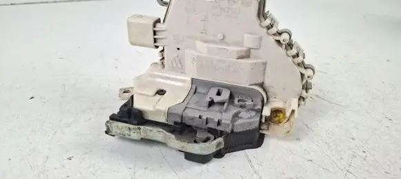 Audi Q7 4L Front door lock 8J1837015C