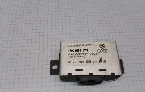 Audi A6 S6 C4 4A Alarm control unit/module 4A0951173 960152