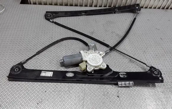 Mercedes-Benz Vaneo W414 Front door window regulator with motor A4147200046