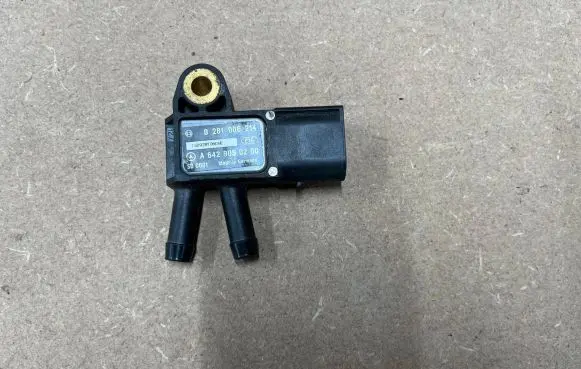 Mercedes-Benz C AMG W204 Exhaust gas pressure sensor A6429050200 0281006214
