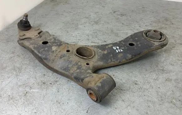 Toyota Avensis T270 Front lower control arm/wishbone