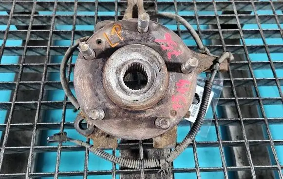 Front wheel hub spindle knuckle