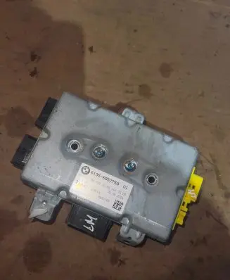 BMW 5 E60 E61 Door control unit/module 6957759 2781C4 18F051005