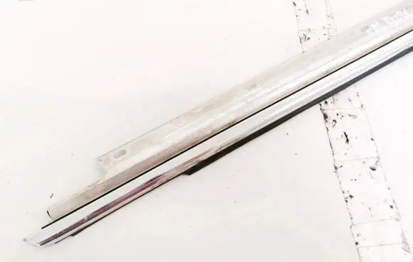 Front door glass trim molding