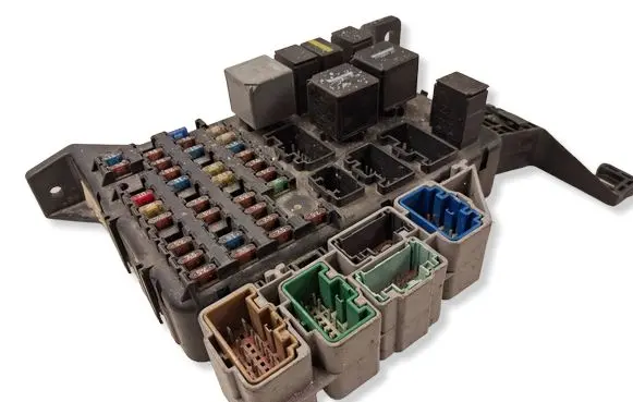 Ford Mondeo Mk III Fuse module 1S7T14A073AF