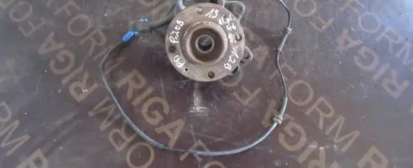 Peugeot 208 Front wheel hub spindle knuckle