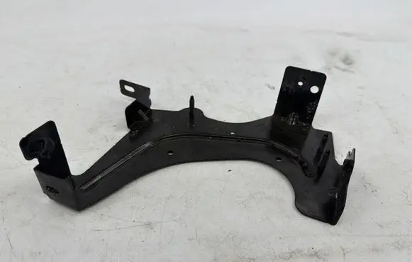 Renault Master III Other engine bay part 320930431R