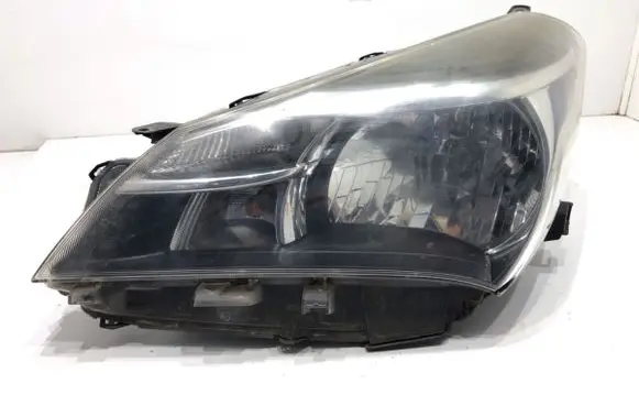 Toyota Yaris Headlight/headlamp