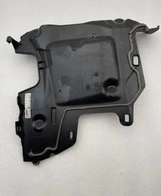 Mercedes-Benz GLS X167 Heat shield in engine bay A1676204501