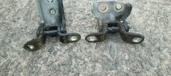 Nissan Primera Front door hinge set 