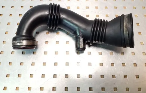 Citroen Berlingo Air intake hose/pipe 9656953680