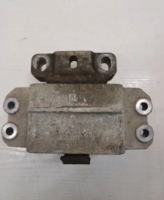 Volkswagen Golf V Engine mount bracket 1K0199555