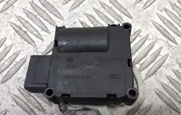 Audi A8 S8 D3 4E A/C air flow flap actuator/motor 0132801323