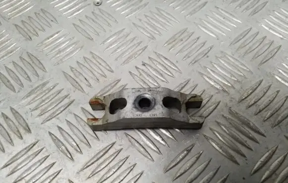 Skoda Octavia Mk2 (1Z) Fuel Injector clamp holder 03L216
