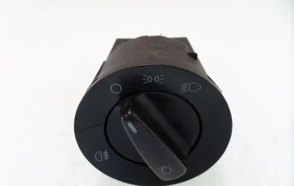 Volkswagen Golf IV Light switch