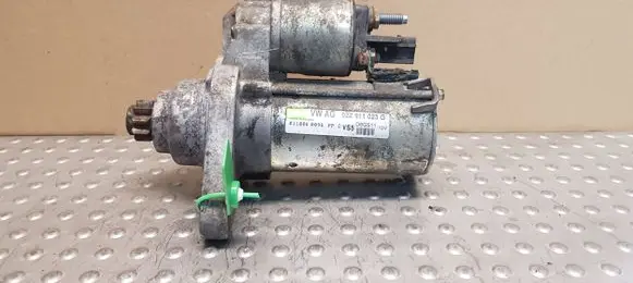 Volkswagen Golf VI Starter motor 02Z911023G
