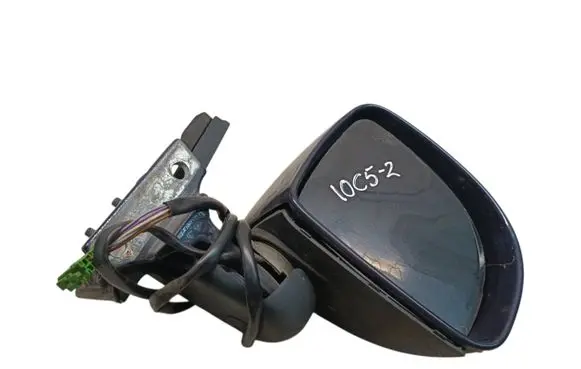 Volkswagen New Beetle Front door electric wing mirror E1010544