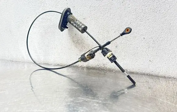 Opel Insignia A Gear shift cable linkage 13219325