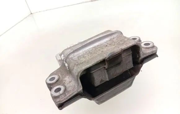 Volkswagen PASSAT B7 Gearbox mount 3C0199555P