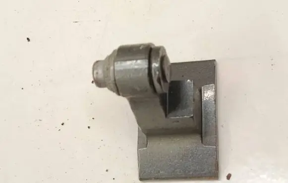 BMW 1 F40 Front door upper hinge 7246067