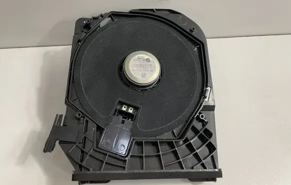 BMW 4 F32 F33 Subwoofer speaker 9210147