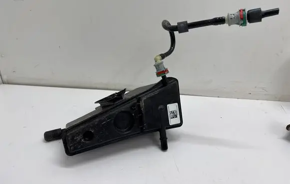 Mercedes-Benz GLB x247 Active carbon filter fuel vapour canister A2474703403