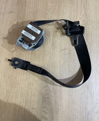 Jeep Grand Cherokee Rear seatbelt P5ME40DX9AA