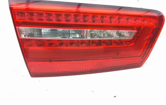 Tailgate rear/tail lights