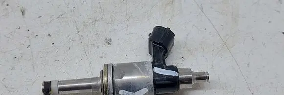 Subaru XV II Fuel injector 16611AA930