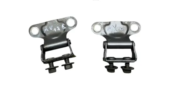 Toyota Avensis T270 Tailgate/trunk/boot hinge 6881005030 6881005040